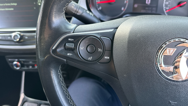 Vauxhall Crossland 1.2 SE 5dr Petrol Hatchback